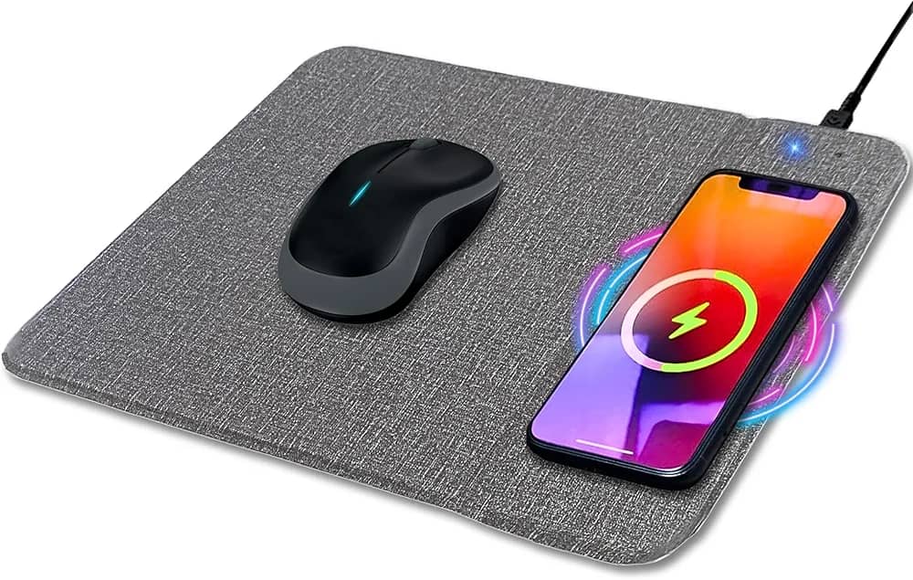 Tapis de souris avec chargeur sans fil intégré